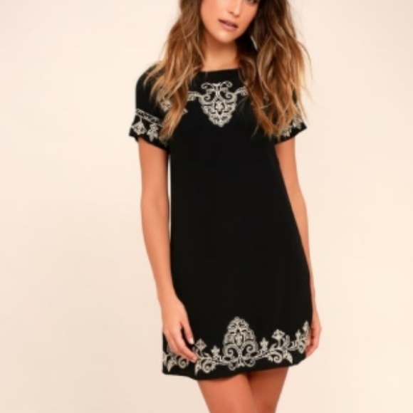 Lulus Dresses & Skirts - Lulu's M Tale to Tell Embroidered Shift Dress 0142